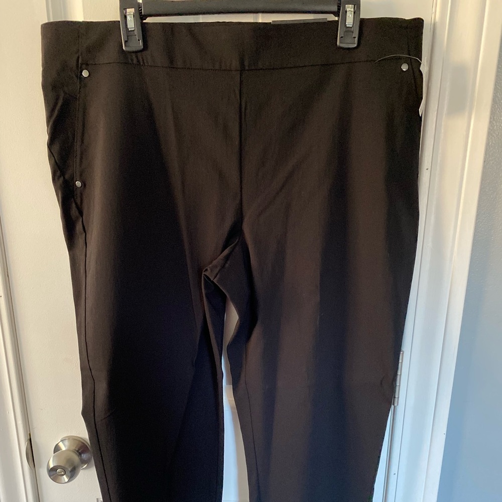 NWT Maurice’s 20W Regular Black Pull-On Skinny Ankle Pants.
